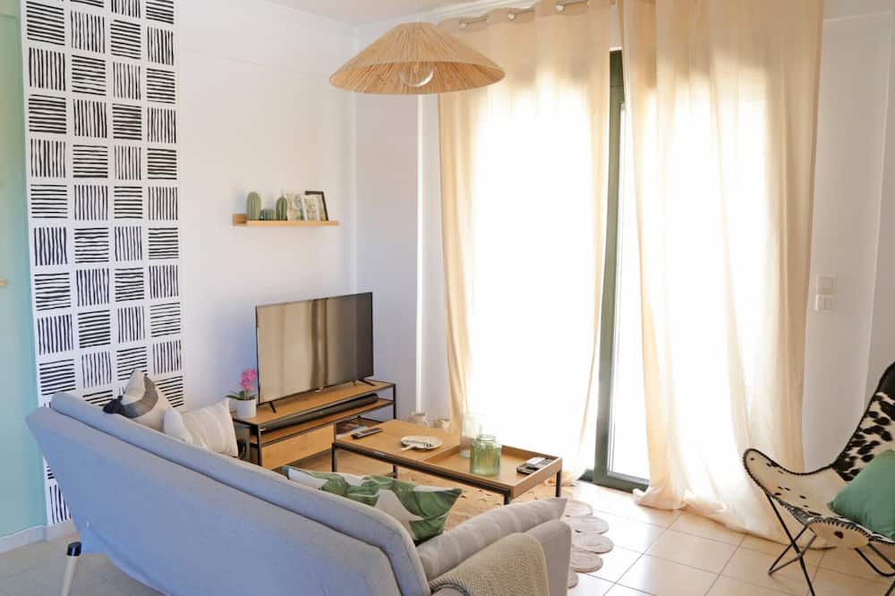 Photo of Livingroom in Aigialeia