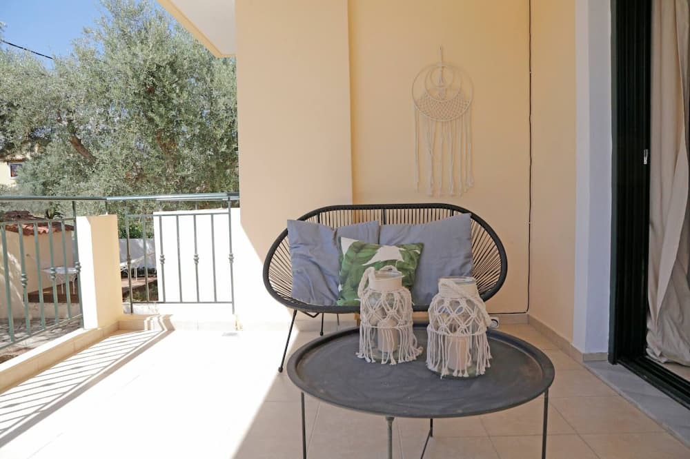 Photo of Patio Balcony in Aigialeia