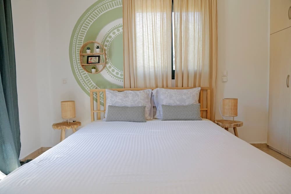 Photo of Bedroom in Aigialeia