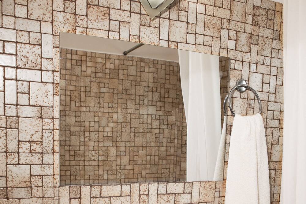 Photo of Bathroom in East Mani