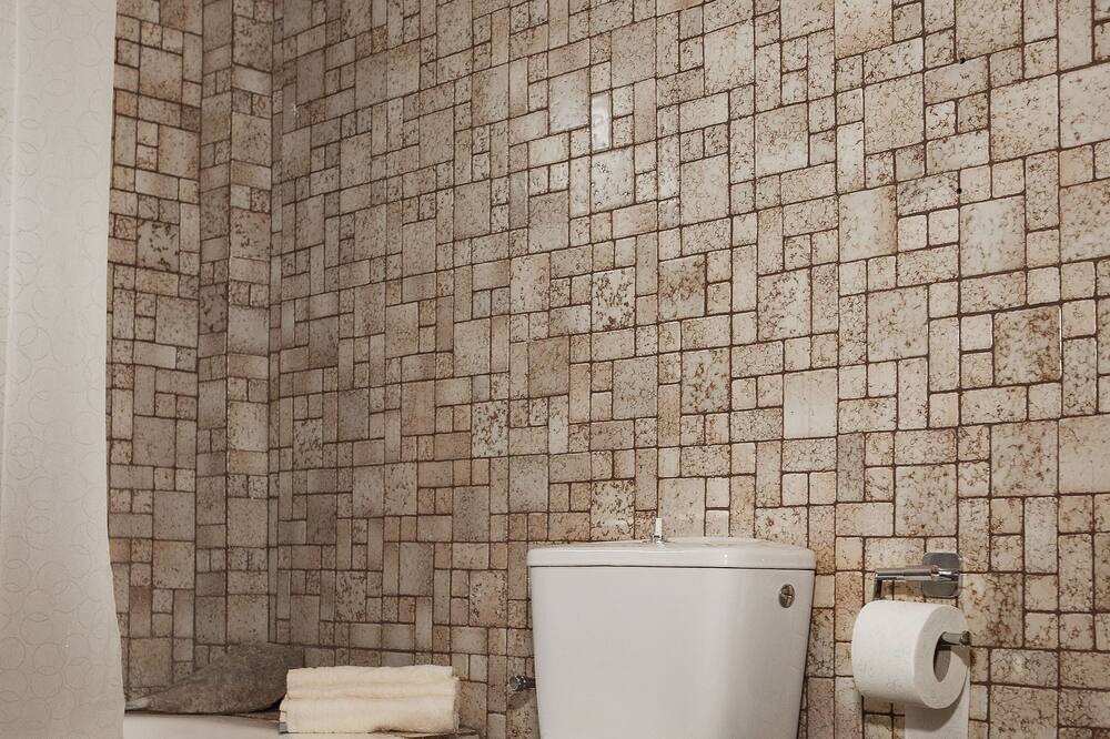 Photo of Bathroom in East Mani