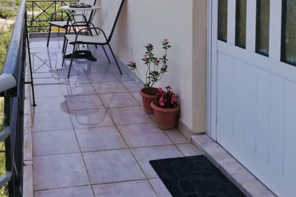 Photo of Patio Balcony in East Mani