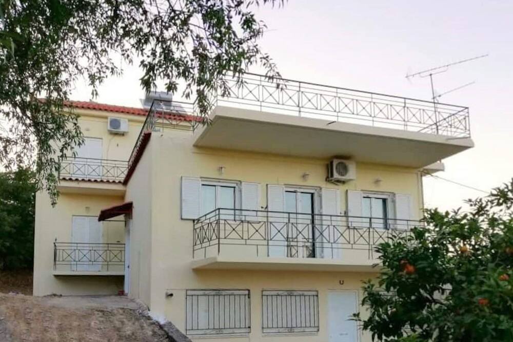 Photo of Outdoor in East Mani