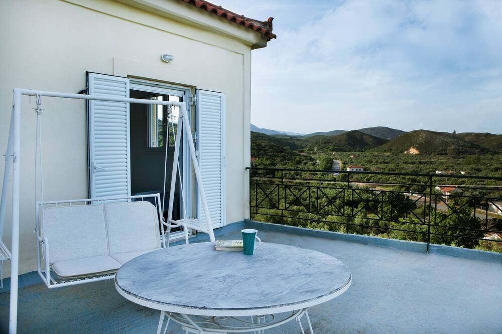 Photo of Patio Balcony in East Mani