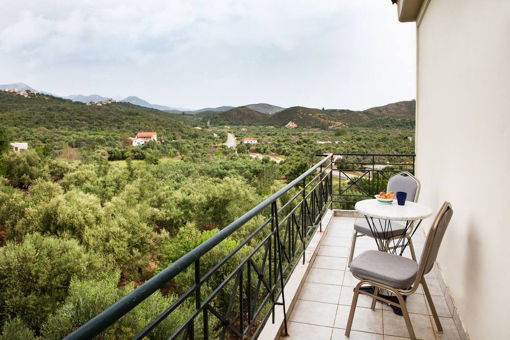 Photo of Patio Balcony in East Mani