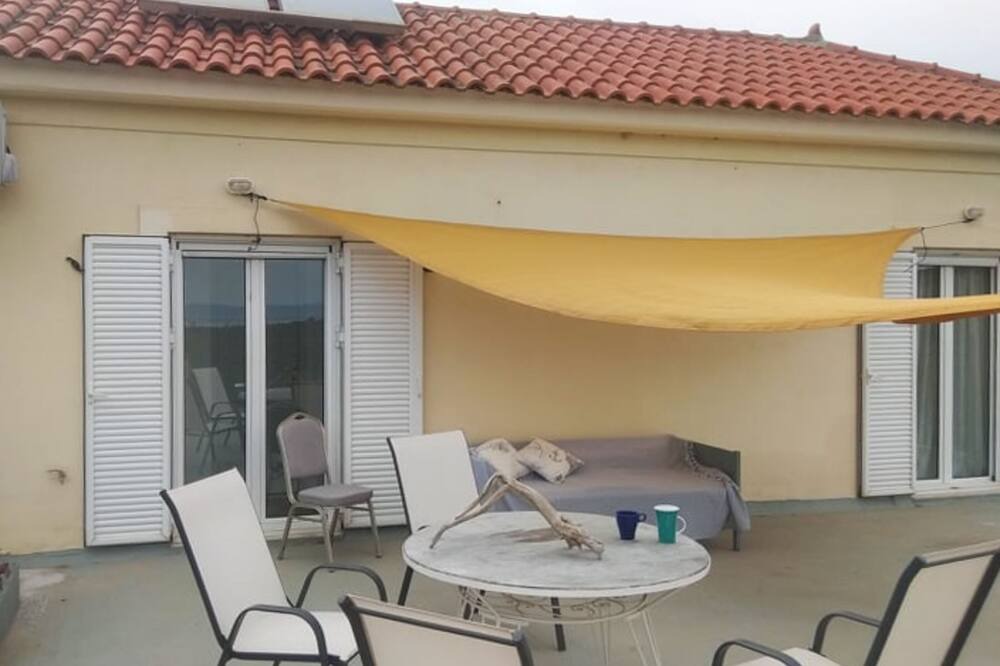 Photo of Patio Balcony in East Mani
