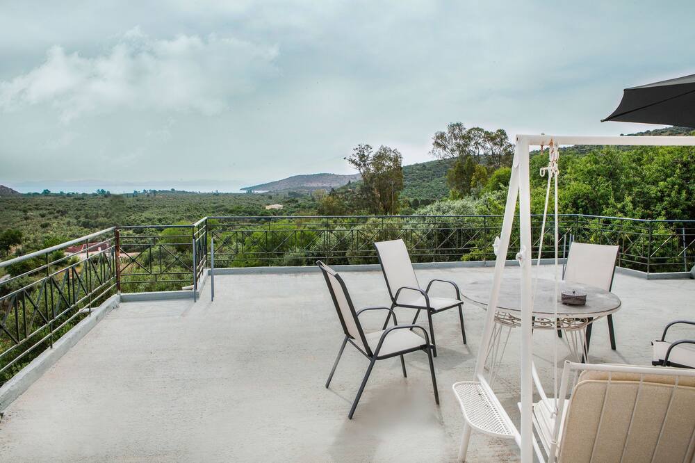 Photo of Patio Balcony in East Mani