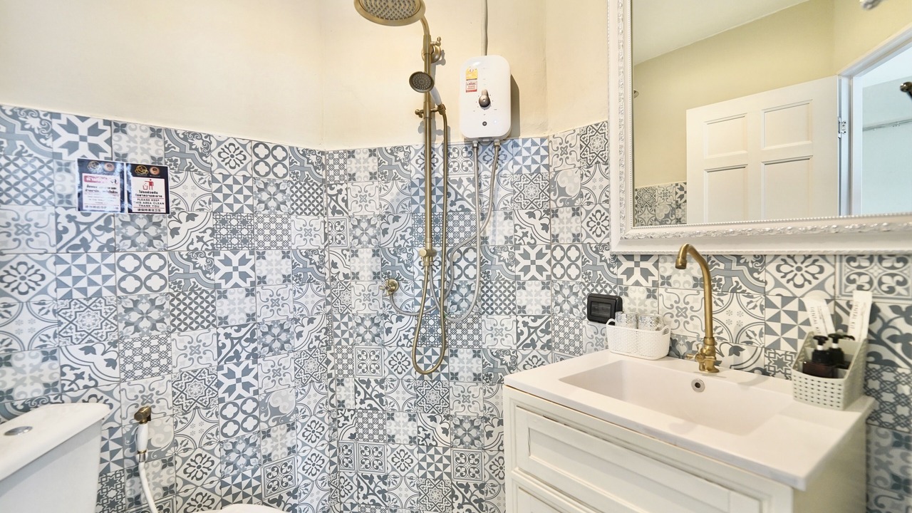 Photo of Bathroom in Talat Noi