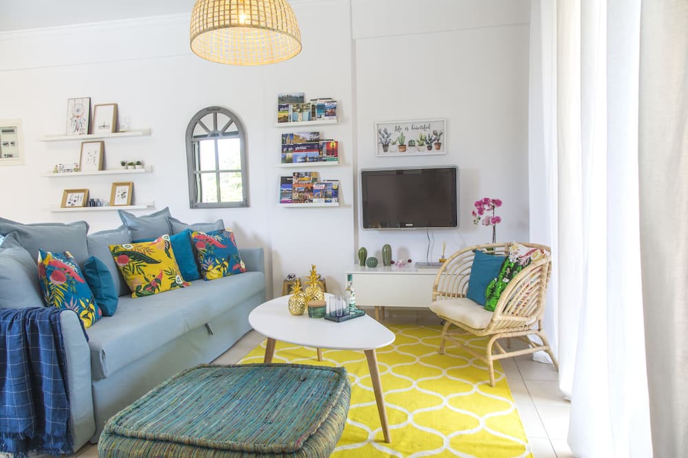 Photo of Livingroom in Aigialeia