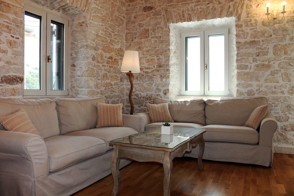 Photo of Livingroom in Kalami