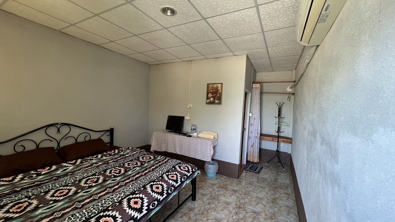 Photo of Bedroom in Si Don Chai