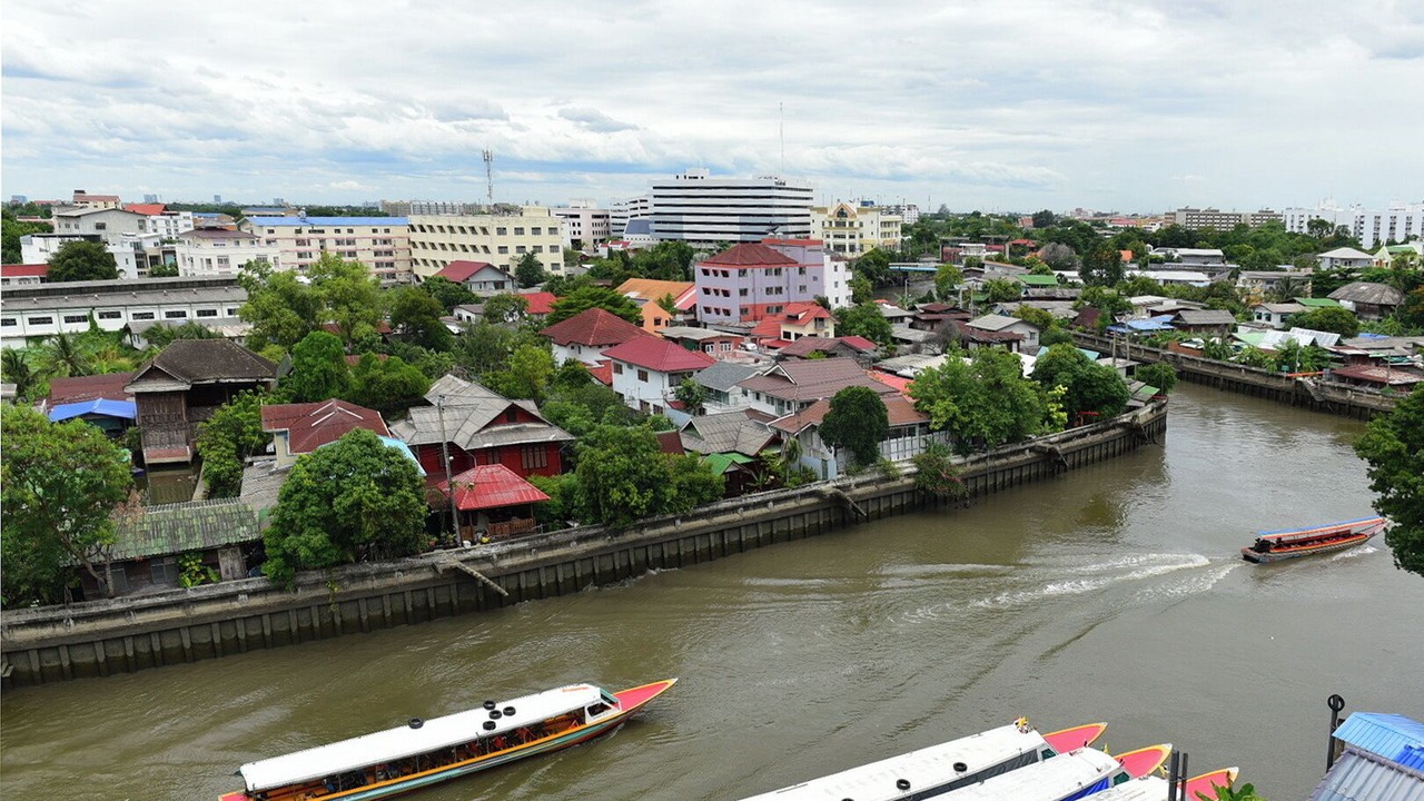 Photo of Others in Arun Amarin