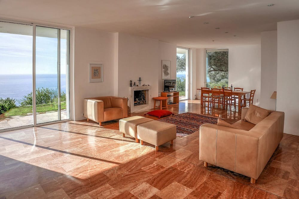 Photo of Livingroom in Fragkokastello