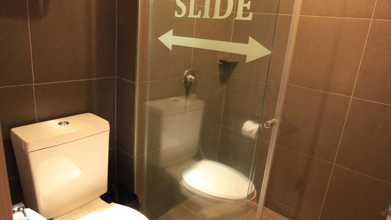 Photo of Bathroom in Thanon Phetchaburi