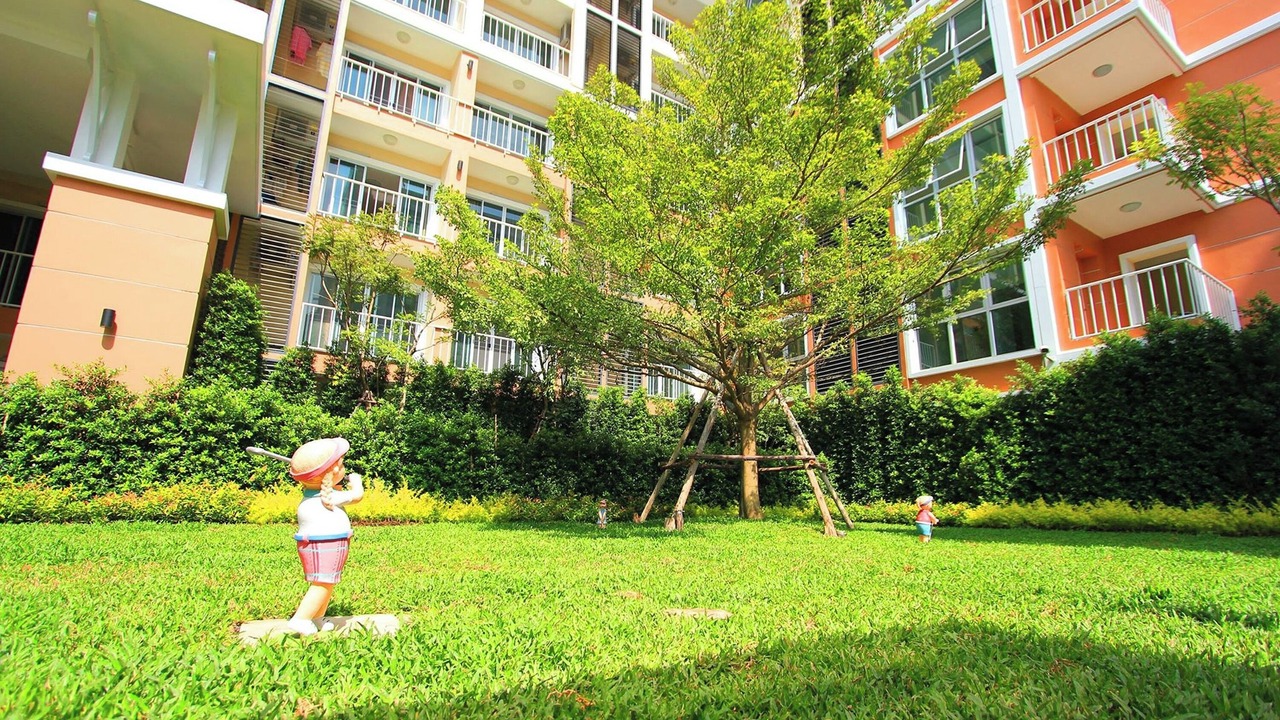 Photo of Outdoor in Khanna Yao