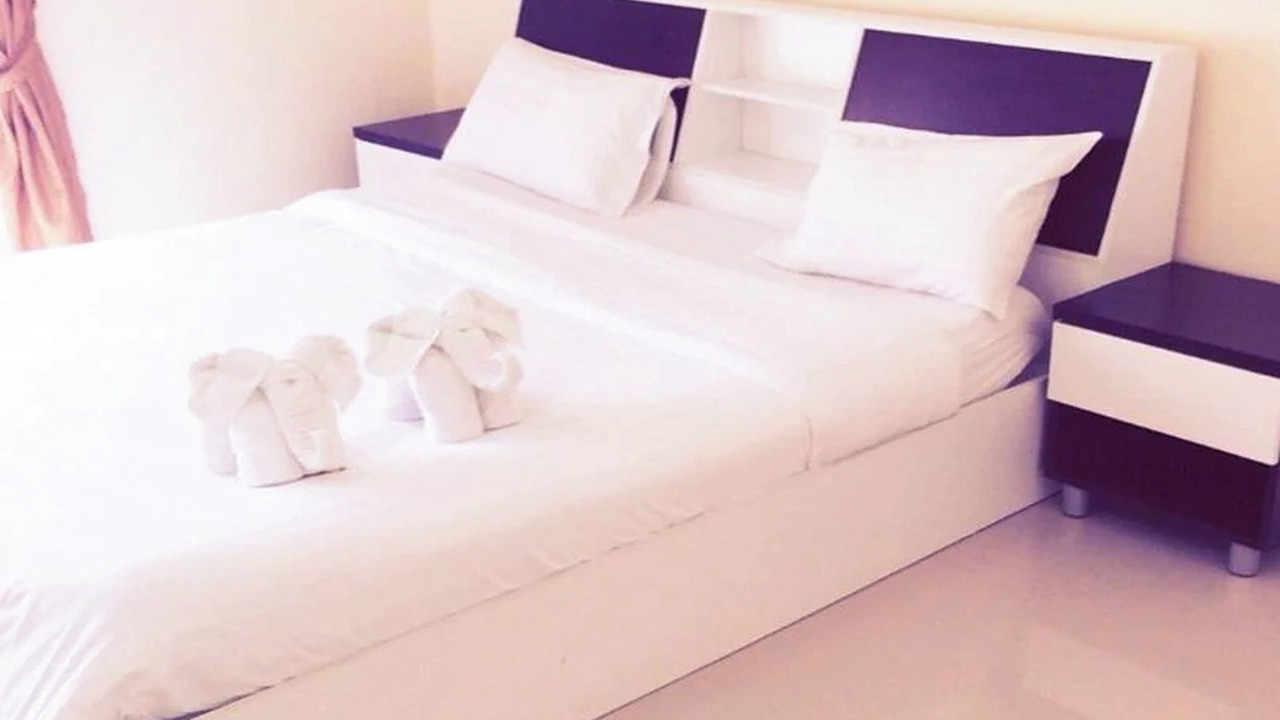 Photo of Bedroom in Khanna Yao