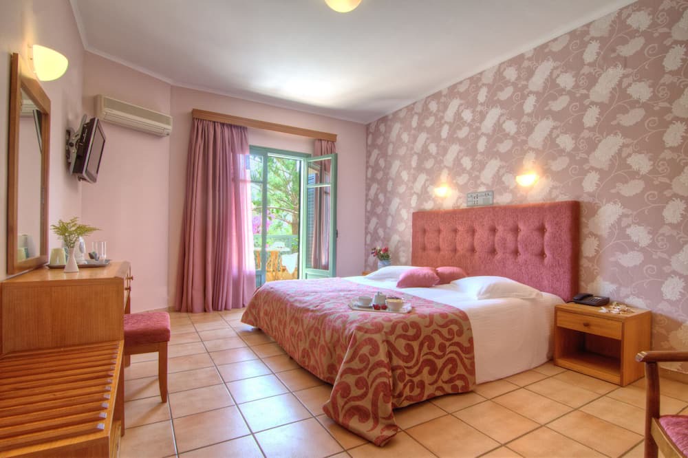 Photo of Bedroom in Malia