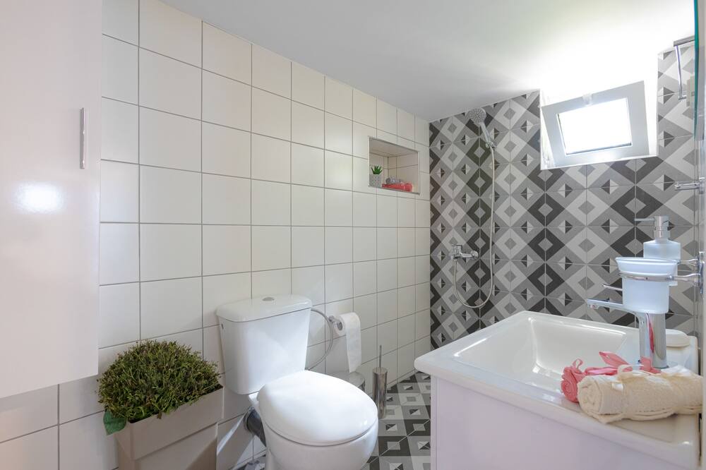 Photo of Bathroom in Marathon