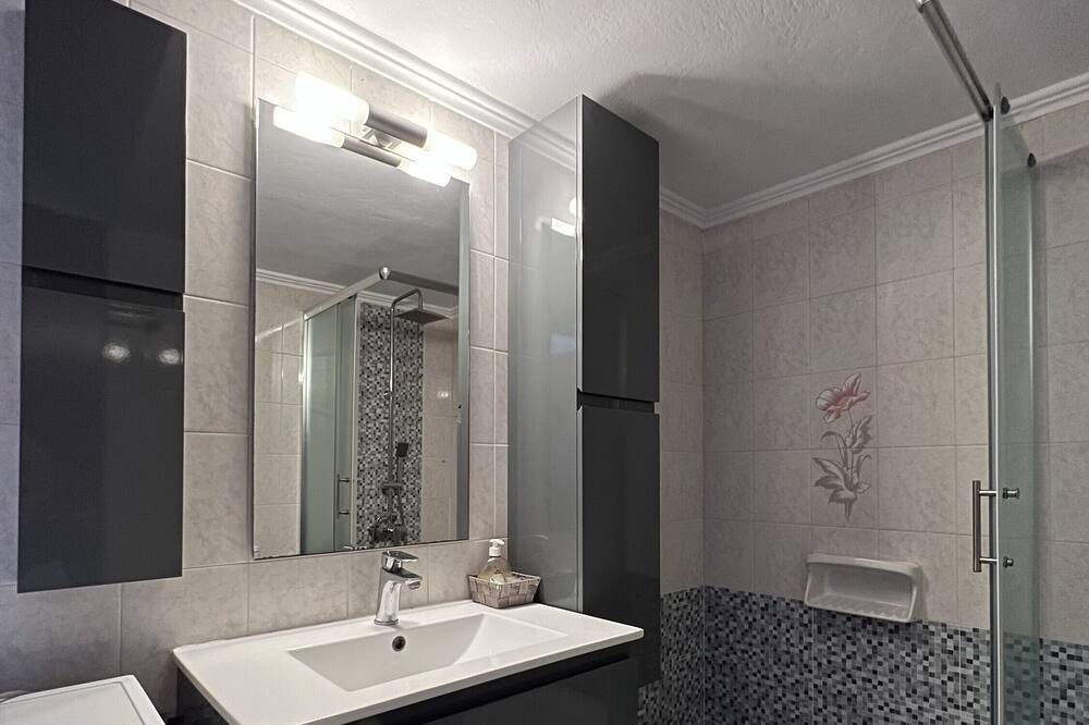 Photo of Bathroom in Adamas