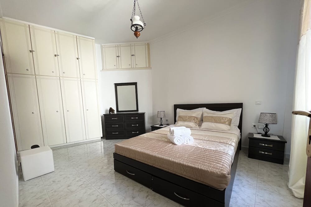 Photo of Bedroom in Adamas
