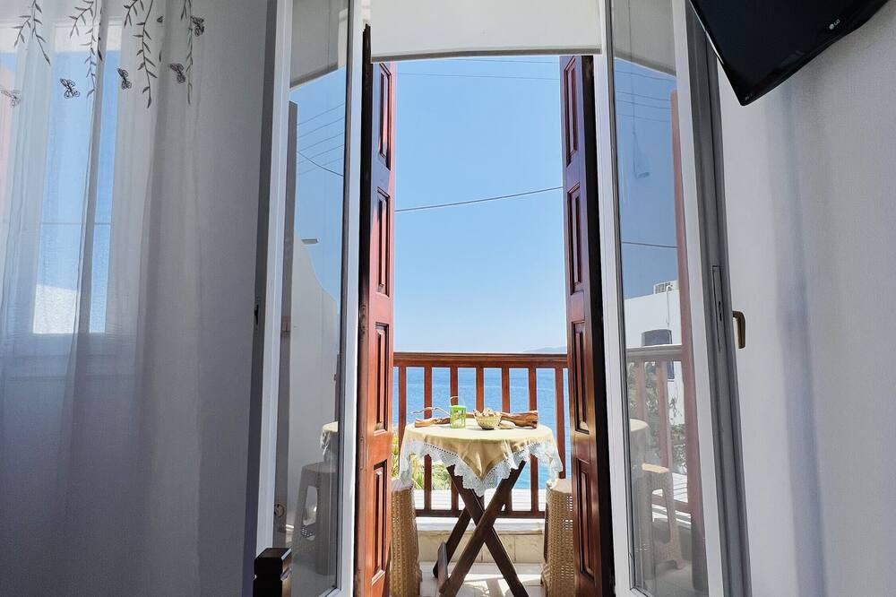 Photo of Bedroom in Adamas