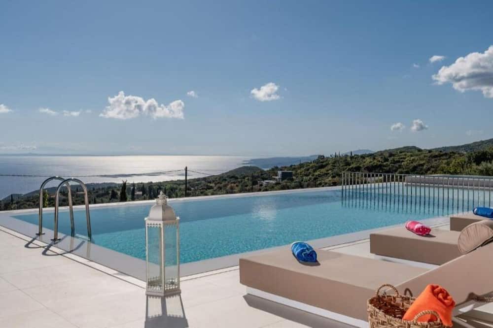 Photo of Outdoor in Skinaria