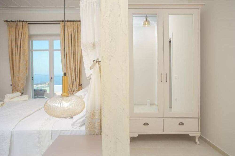 Photo of Bedroom in Skinaria