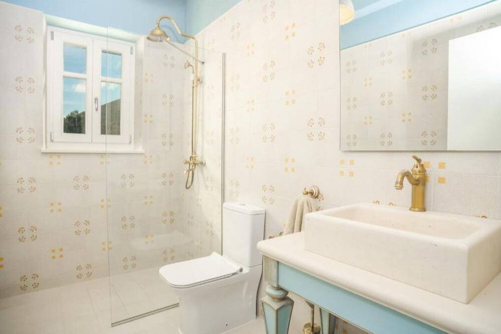 Photo of Bathroom in Skinaria