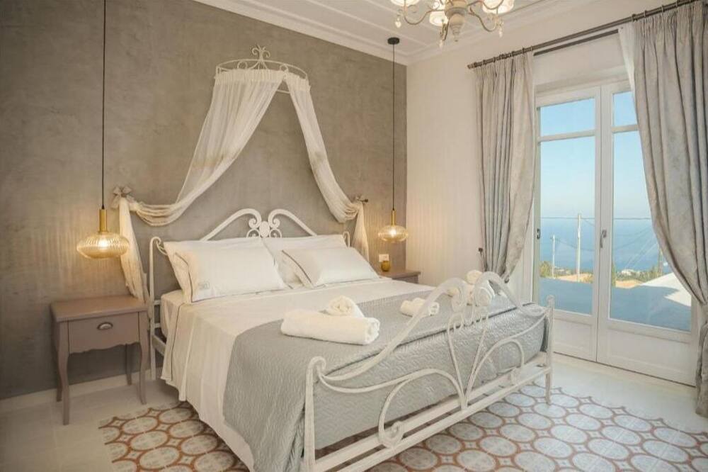 Photo of Bedroom in Skinaria