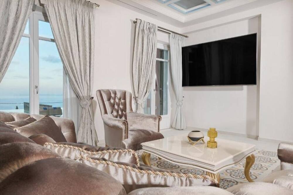 Photo of Livingroom in Skinaria