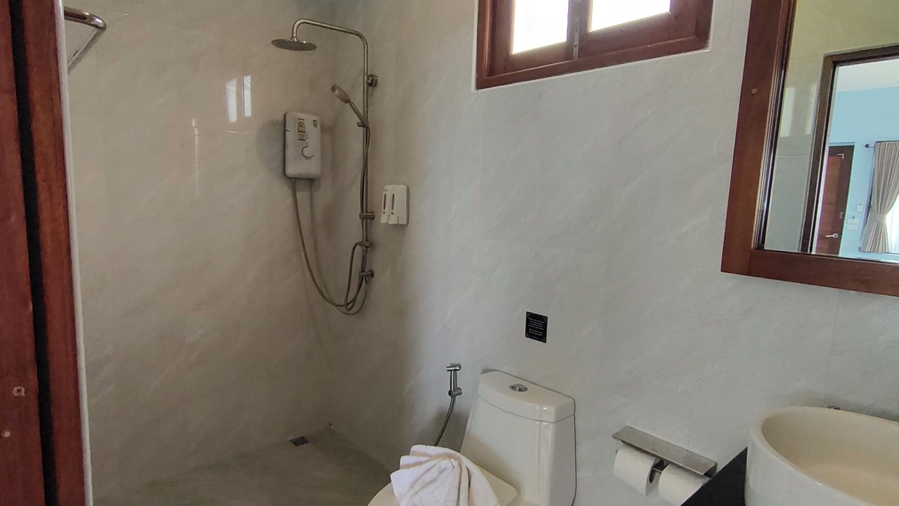 Photo of Bathroom in Wok Tum