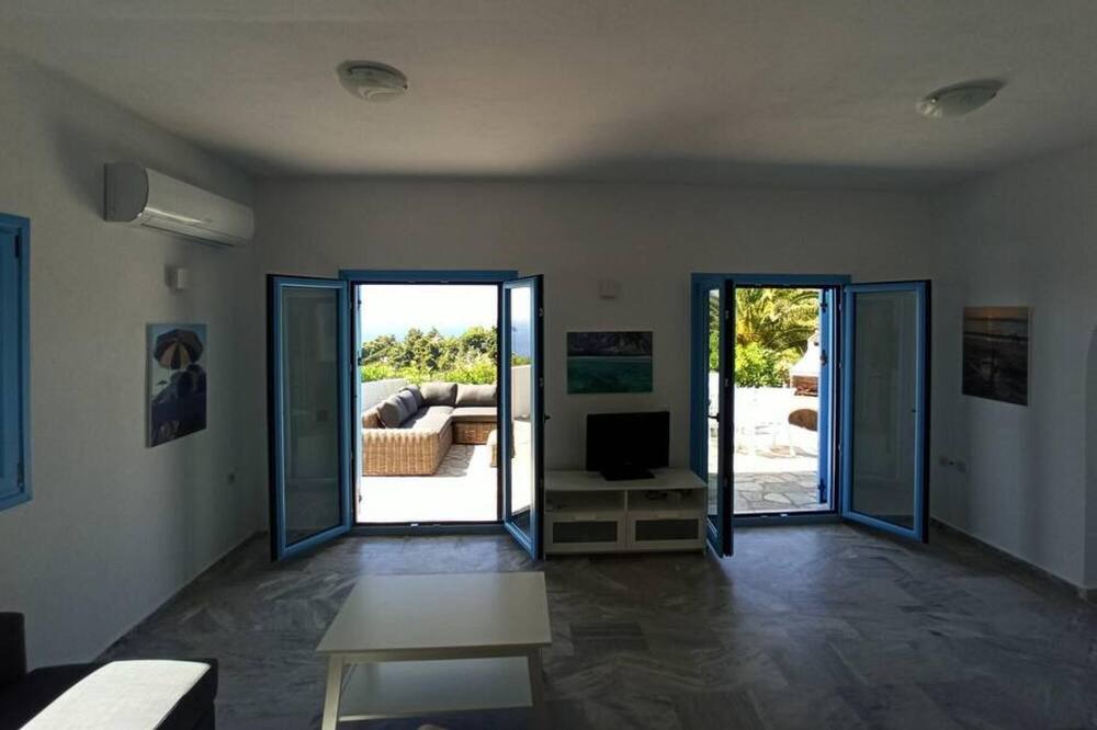 Photo of Livingroom in Katsarou