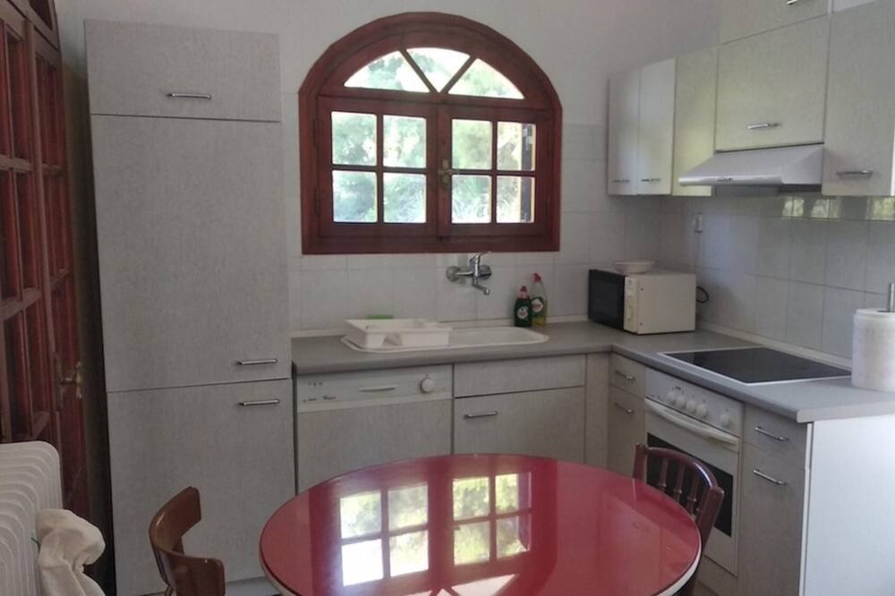 Photo of Kitchen in Eretria