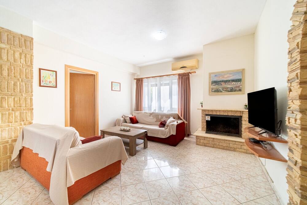 Photo of Livingroom in Marathias