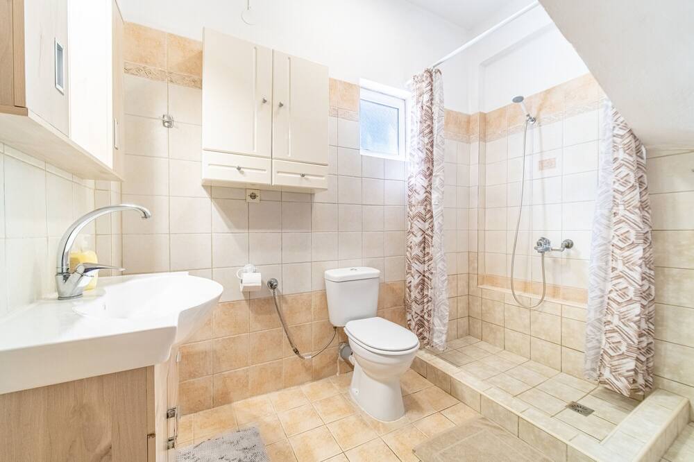 Photo of Bathroom in Marathias