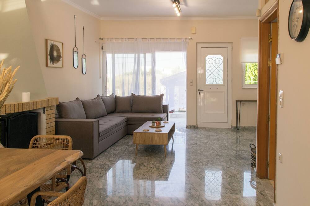 Photo of Livingroom in Skoutelonas