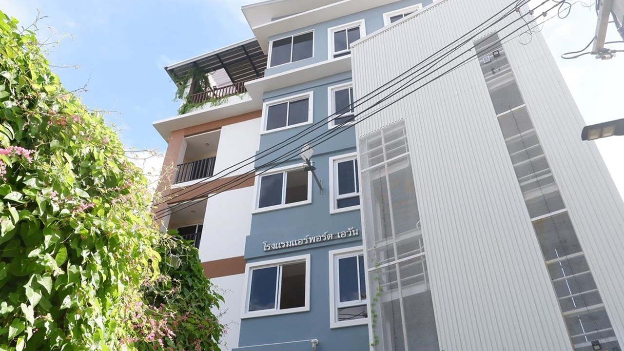Photo of Outdoor in Wua Lai