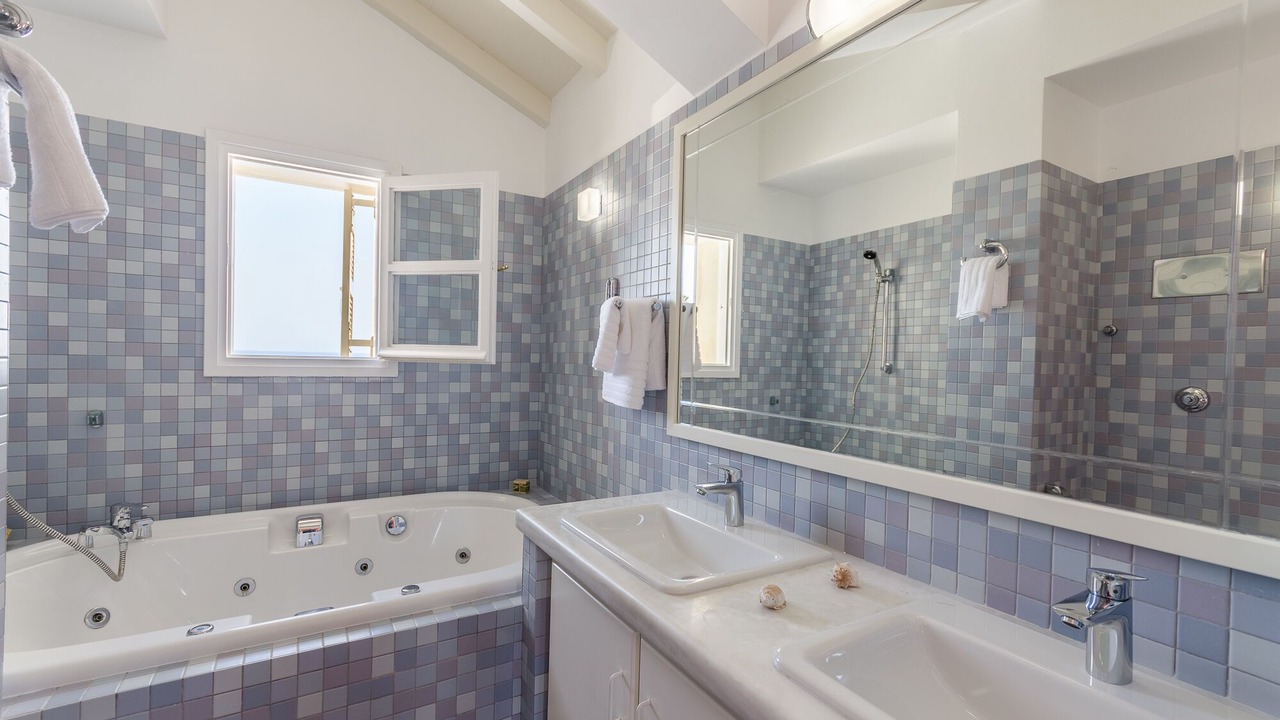 Photo of Bathroom in Heraklion