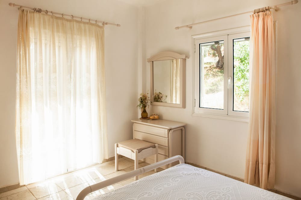 Photo of Bedroom in East Mani