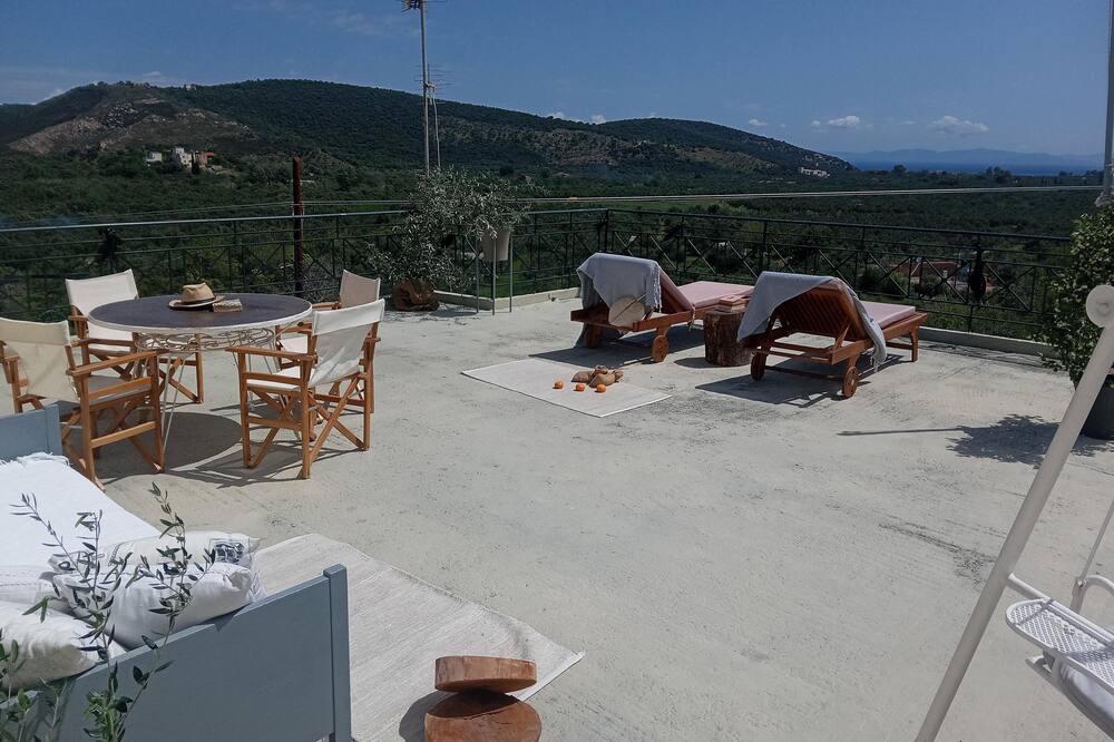 Photo of Outdoor in East Mani