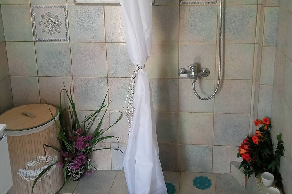 Photo of Bathroom in East Mani