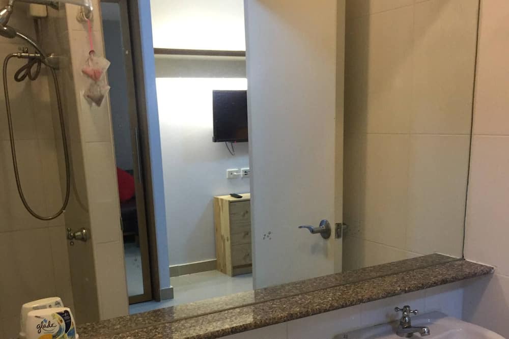 Photo of Bathroom in Huai Khwang