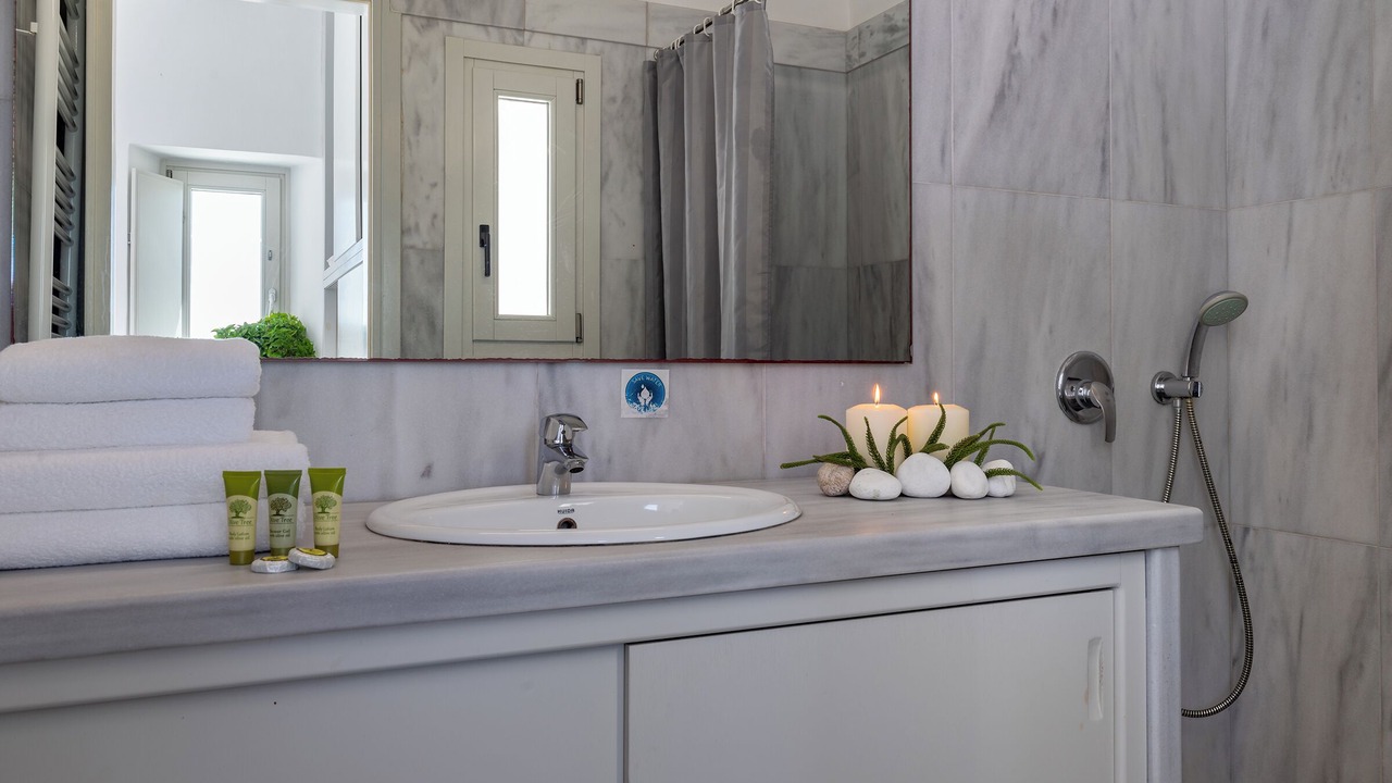 Photo of Bathroom in Tourlos