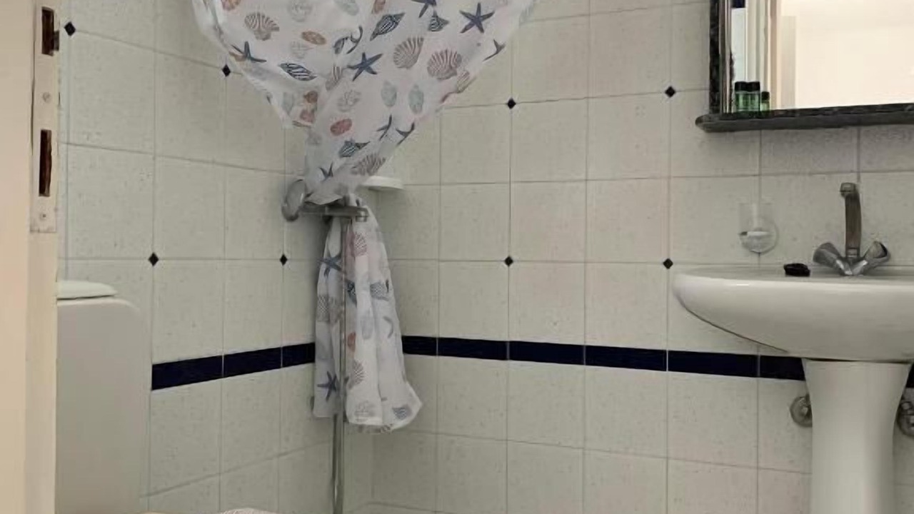 Photo of Bathroom in Lambi