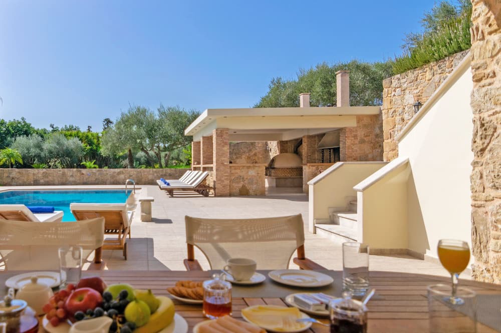 Photo of Outdoor in Souda