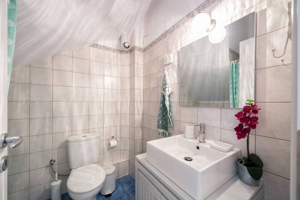 Photo of Bathroom in Isterni