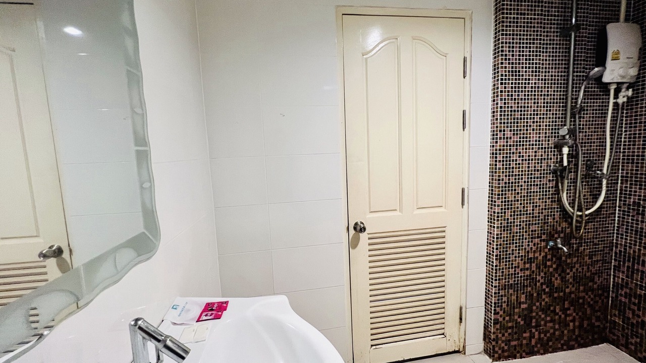 Photo of Bathroom in Wat Ket