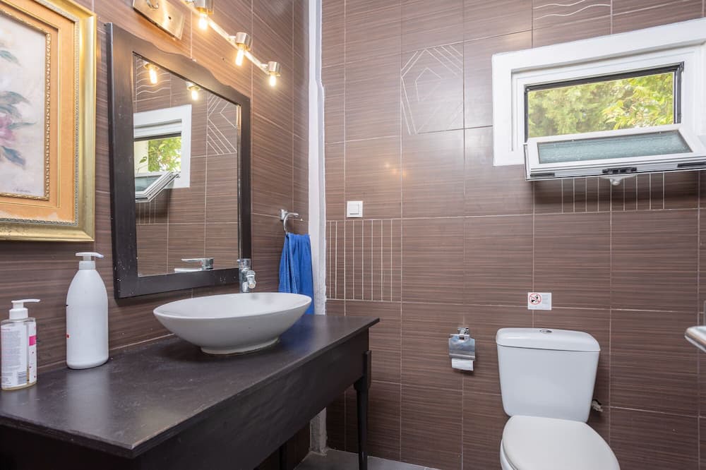 Photo of Bathroom in Sfakera