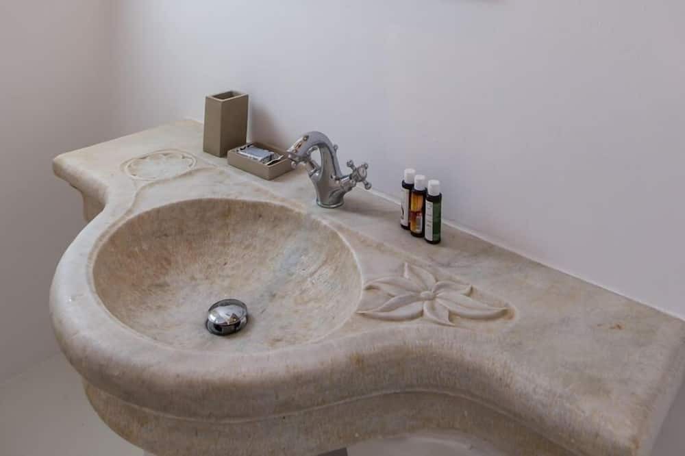 Photo of Bathroom in Agios Ioannis