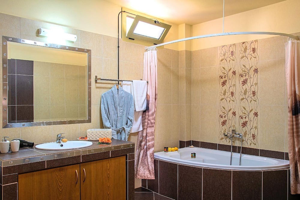 Photo of Bathroom in Dempla